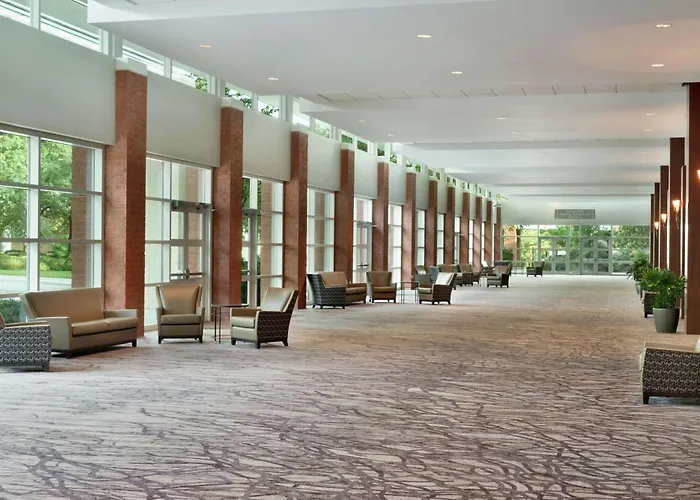Embassy Airport Convention 3*