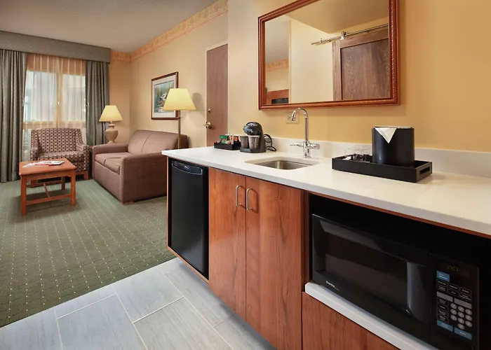 Hotel Embassy Airport Convention