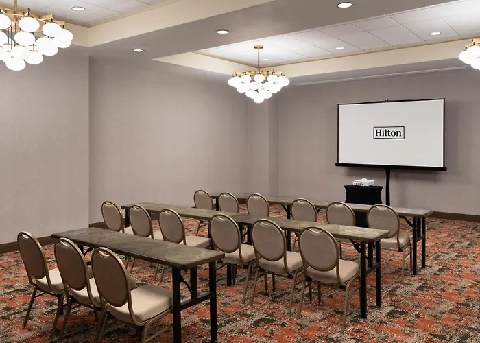 Hotel Embassy Airport Convention