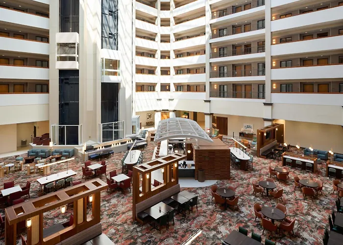 Embassy Airport Convention Hotel 3*