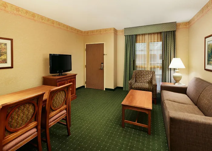 Embassy Airport Convention Hotel