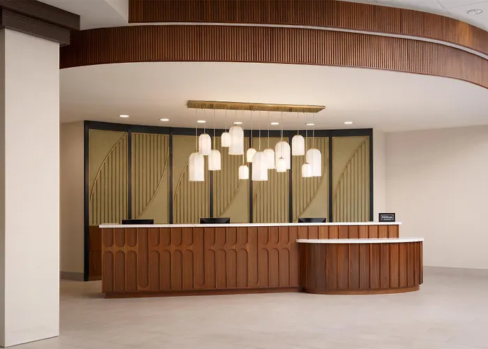 Hotel Embassy Airport Convention 3*